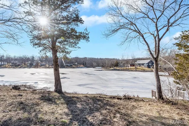 $365,000 | 4260 North Shore Drive, Hillsboro, MO 63050