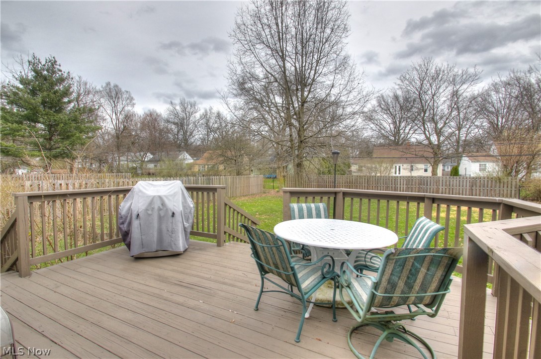 1383 Sunview Road Lyndhurst, OH 44124 - Photo 5 of 34