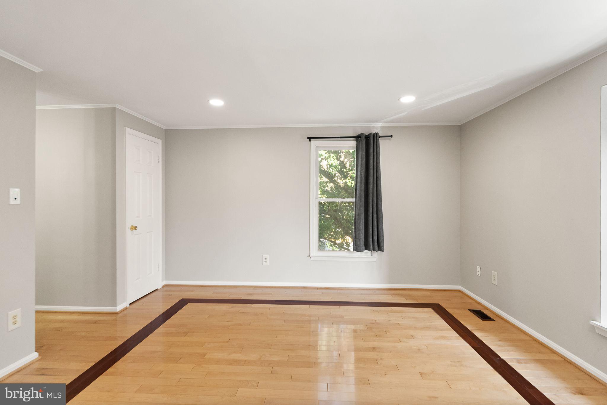 1700 Quietree Drive Reston, VA 20194 - Photo 41 of 76 a view of an empty room with a window