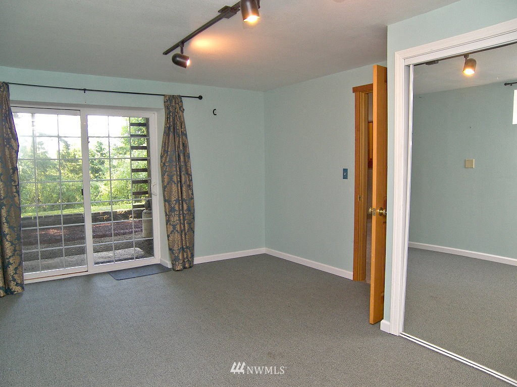 4127 Agate Road Bellingham, WA 98226 - Photo 12 of 15 Gallery Image 12