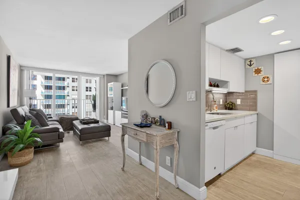 $2,900 | 111 Briny Avenue, Unit 2407, Pompano Beach, FL 33062