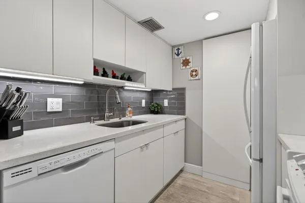 $2,900 | 111 Briny Avenue, Unit 2407, Pompano Beach, FL 33062