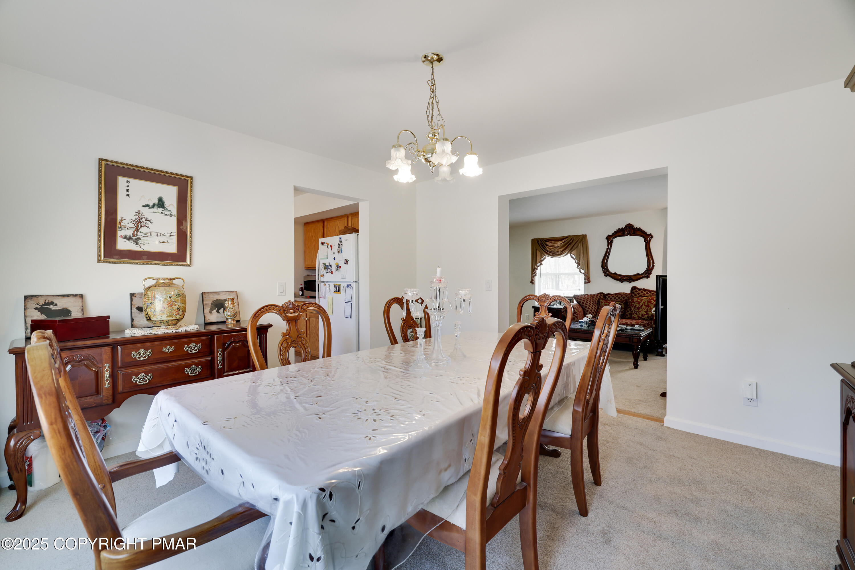 138 Jennifer Lane Effort, PA 18330 - Photo 14 of 41 a view of a a dining room with furniture