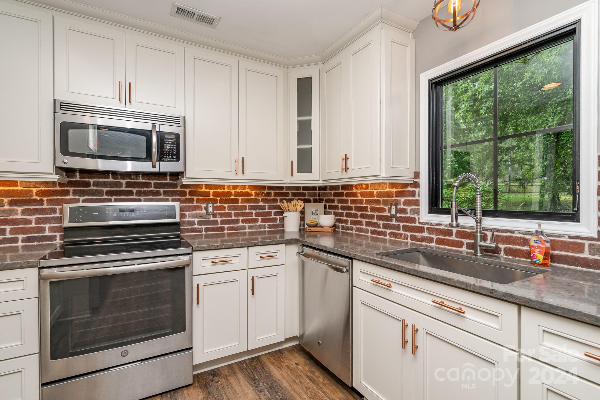 2617 Rustic Ridge Court Charlotte, NC 28270 - Photo 16 of 31 Gallery Image 16