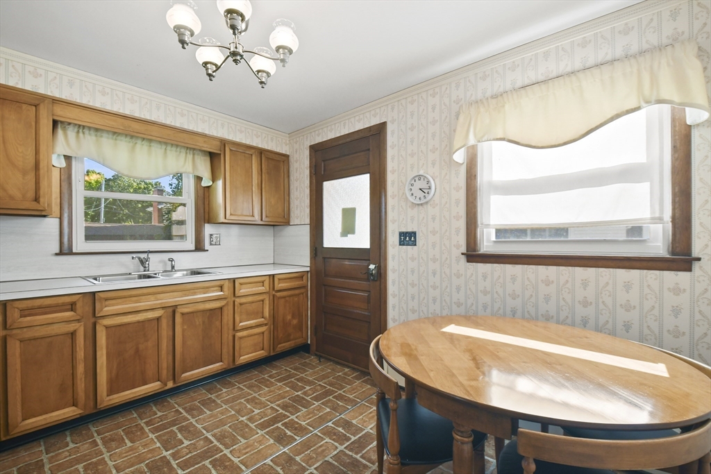 35 Tupelo Road Worcester, MA 01606 - Photo 11 of 24 Gallery Image 11