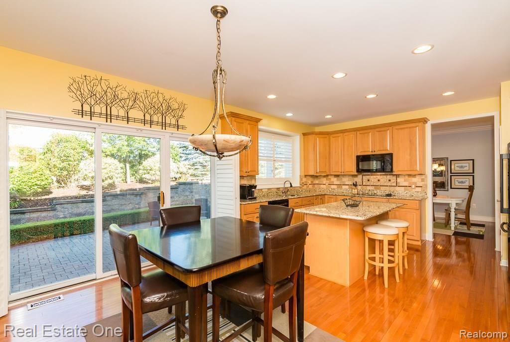 1163 Krista Court Rochester, MI 48307 - Photo 11 of 26 Krista Ct-W008.jpg