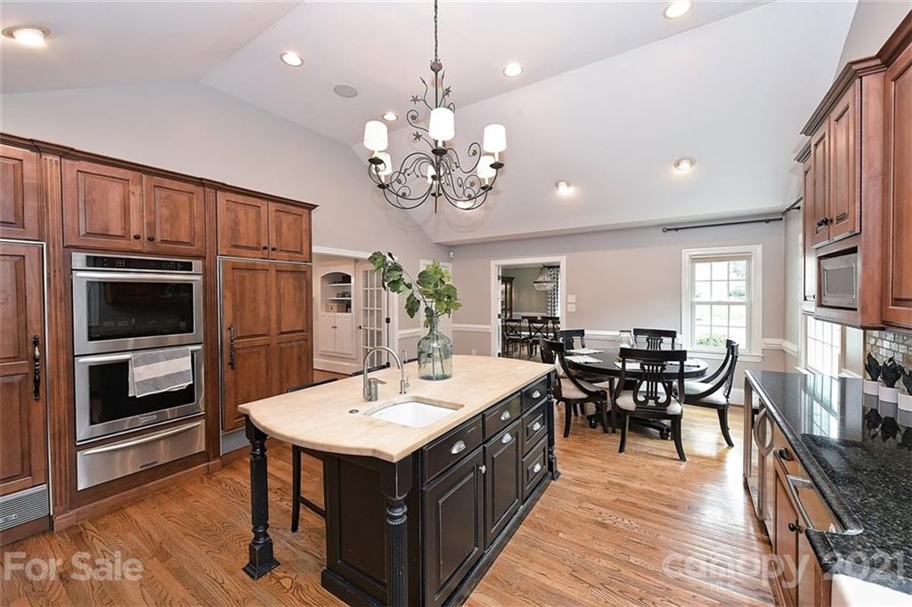 2127 Queens Road East Charlotte, NC 28207 - Photo 12 of 41 Gallery Image 12