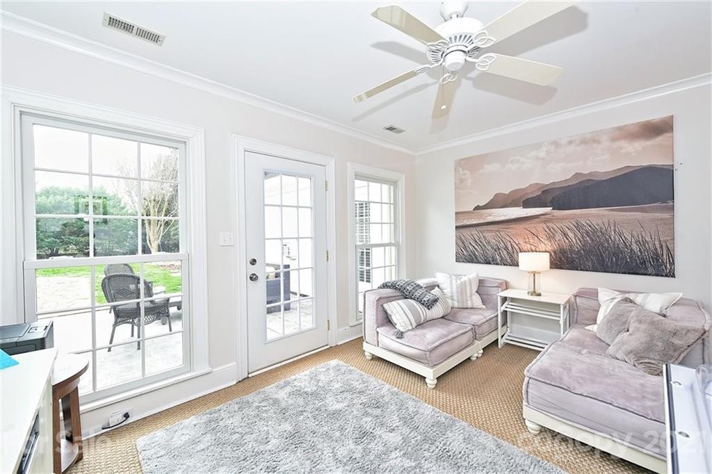 2127 Queens Road East Charlotte, NC 28207 - Photo 19 of 41 Gallery Image 19