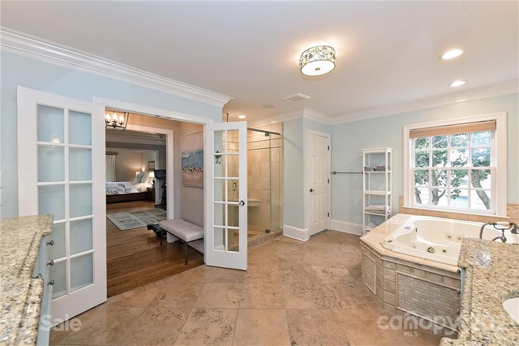 2127 Queens Road East Charlotte, NC 28207 - Photo 25 of 41 Gallery Image 25