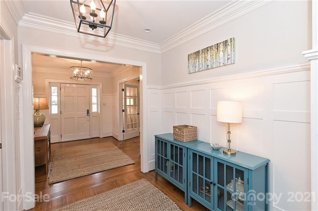 2127 Queens Road East Charlotte, NC 28207 - Photo 4 of 41 Gallery Image 4
