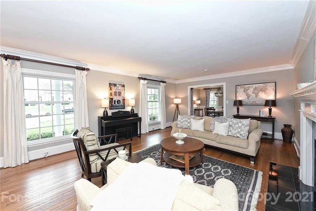 2127 Queens Road East Charlotte, NC 28207 - Photo 6 of 41 Gallery Image 6