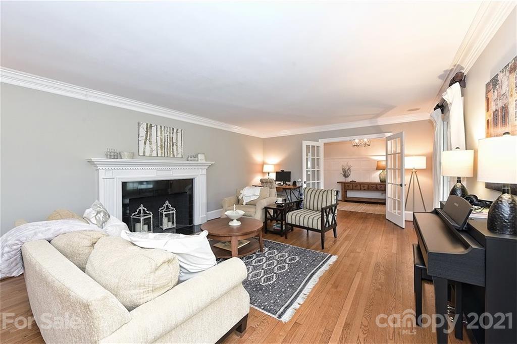 2127 Queens Road East Charlotte, NC 28207 - Photo 7 of 41 Gallery Image 7