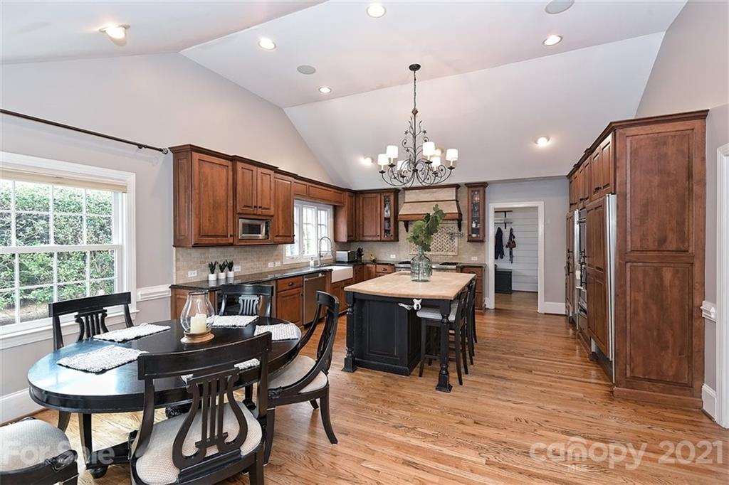 2127 Queens Road East Charlotte, NC 28207 - Photo 10 of 41 Gallery Image 10