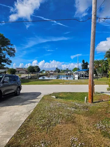 $2,595 | 4420 Palm Drive, Punta Gorda, FL 33950