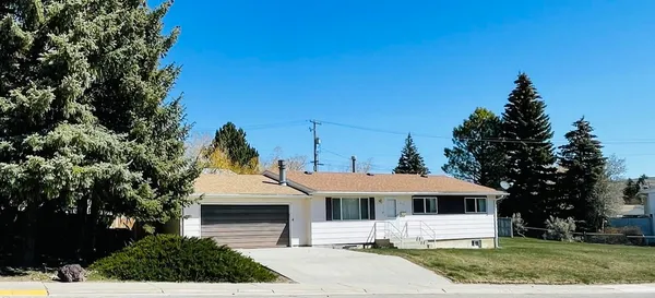 $314,900 | 839 Garnet Street, Kemmerer, WY 83101