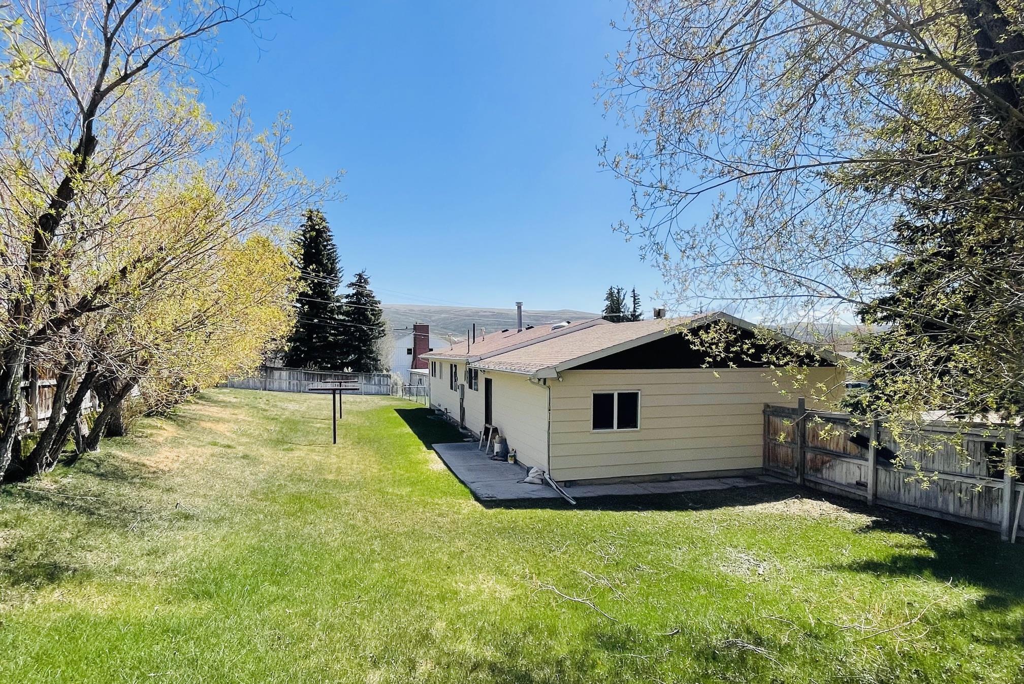 839 Garnet Street Kemmerer, WY 83101 - Photo 2 of 31