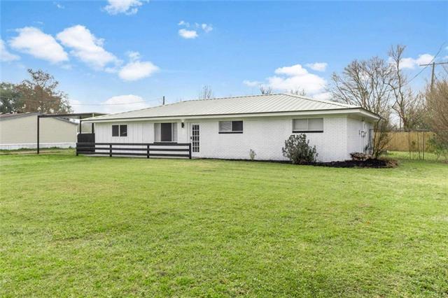 2611 Captain Cade Road Broussard, LA 70518 - Photo 1 of 20