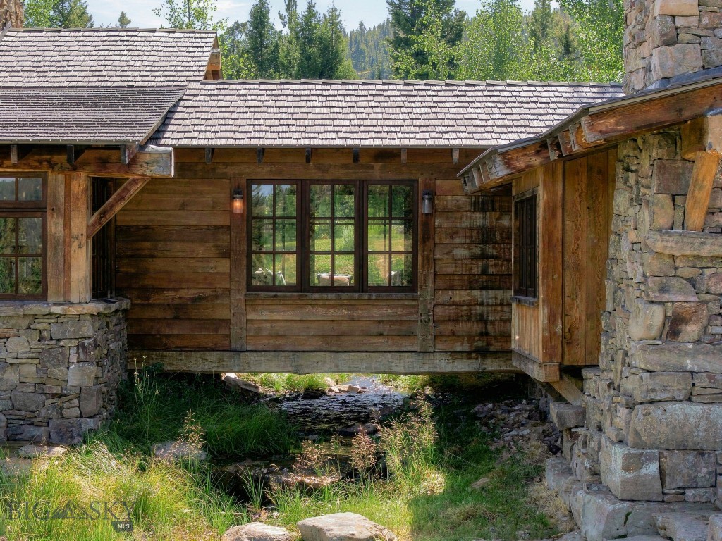 641 Towering Pines Road Gallatin Gateway, MT 59730 - Photo 5 of 70 Gallery Image 5