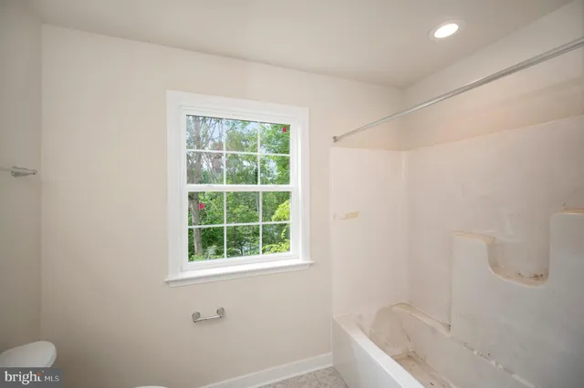 $599,999 | 6077 Hamlin Circle, King George, VA 22485