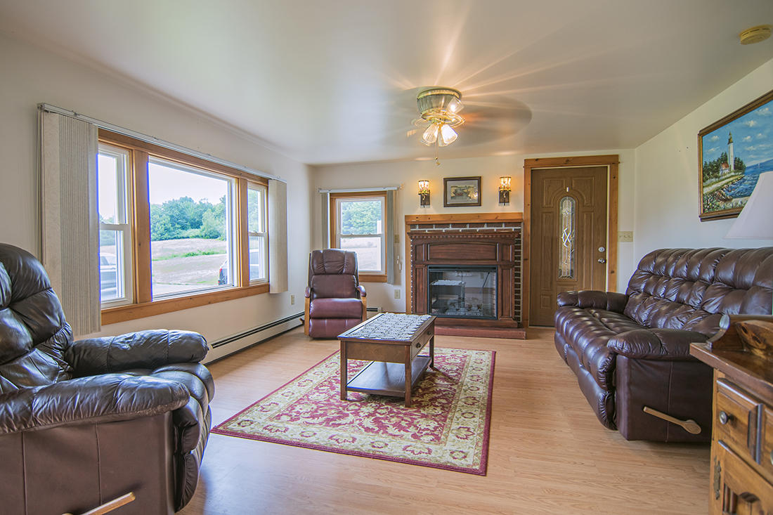 69 Brackett Road Gorham, ME 04038 - Photo 4 of 28 _DSC3271_sm - Copy - Copy