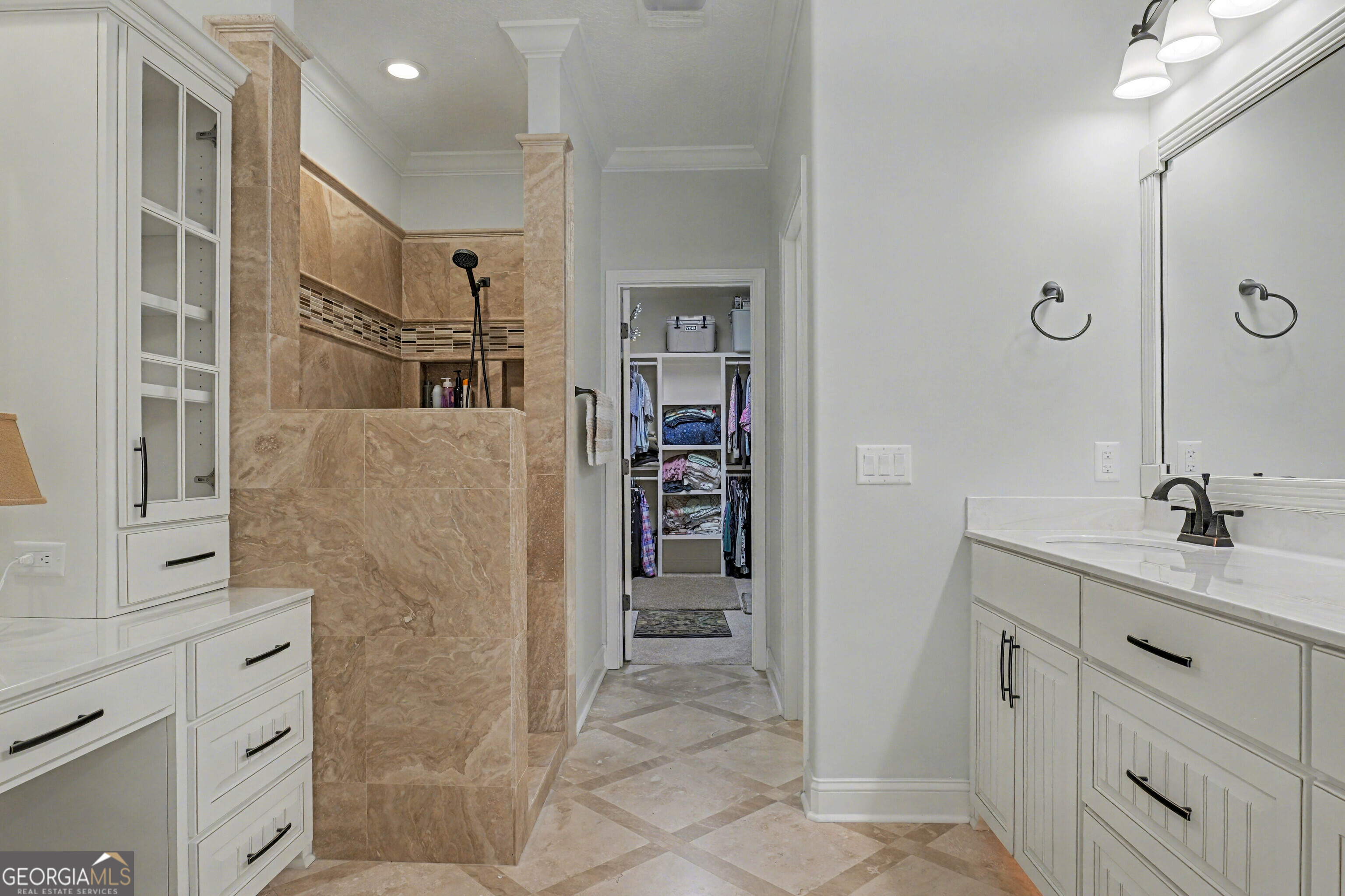 102 Thomas Court Kingsland, GA 31548 - Photo 20 of 59 a bathroom with a sink and a mirror
