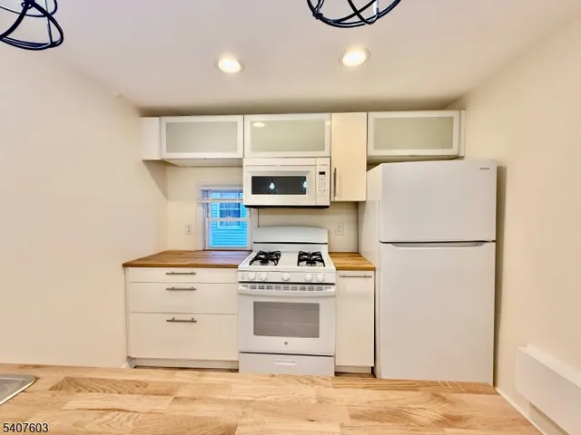 $2,150 | 71 Washington Street, East Orange, NJ 07017
