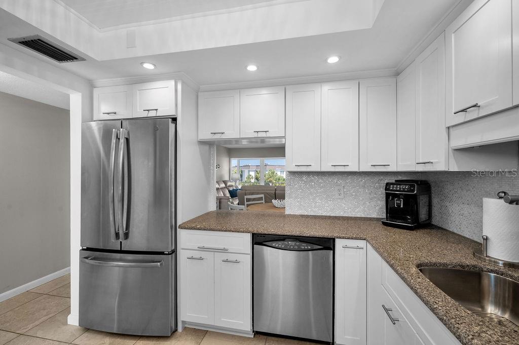 600 Sutton Place, Unit B302 Longboat Key, FL 34228 - Photo 12 of 51