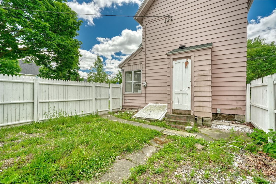 498 Emerson Street Rochester, NY 14613 - Photo 29 of 39