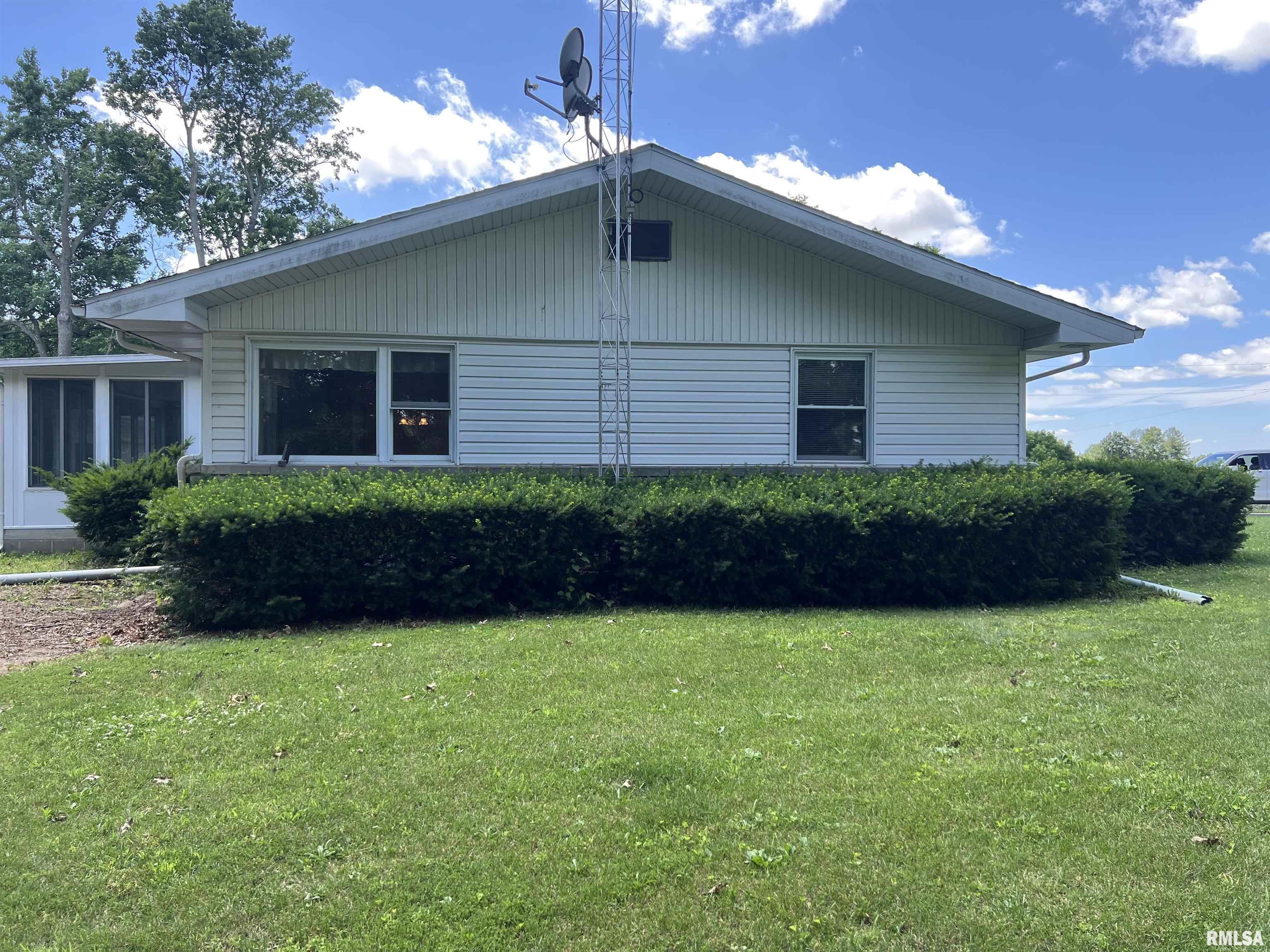 1985 Ladue Road Jacksonville, IL 62650 - Photo 13 of 62