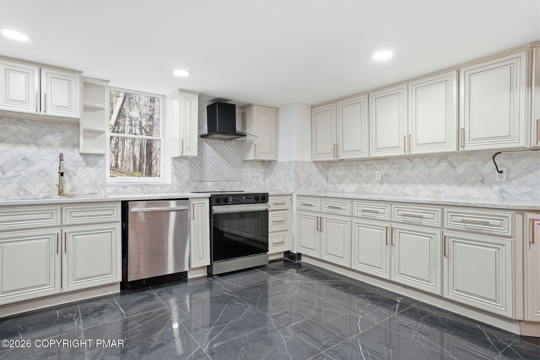 720 Stokes Mill Road East Stroudsburg, PA 18301 - Photo 51 of 87 50-web-or-mls-DSC02451