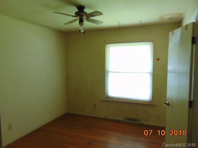 4042 Colebrook Road Charlotte, NC 28215 - Photo 5 of 11 Gallery Image 5