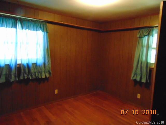 4042 Colebrook Road Charlotte, NC 28215 - Photo 7 of 11 Gallery Image 7