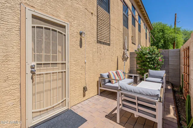 $2,200 | 2929 North 37th Street, Unit 14, Phoenix, AZ 85018