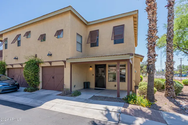 $2,200 | 2929 North 37th Street, Unit 14, Phoenix, AZ 85018