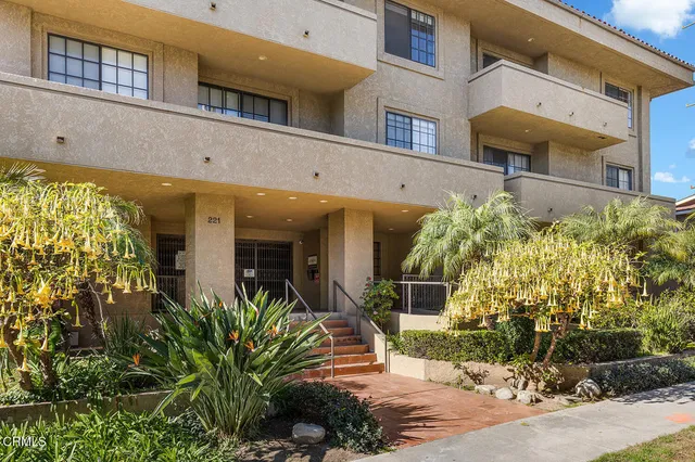 $748,000 | 221 South Oak Knoll Avenue, Unit 306, Pasadena, CA 91101