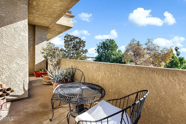 $748,000 | 221 South Oak Knoll Avenue, Unit 306, Pasadena, CA 91101