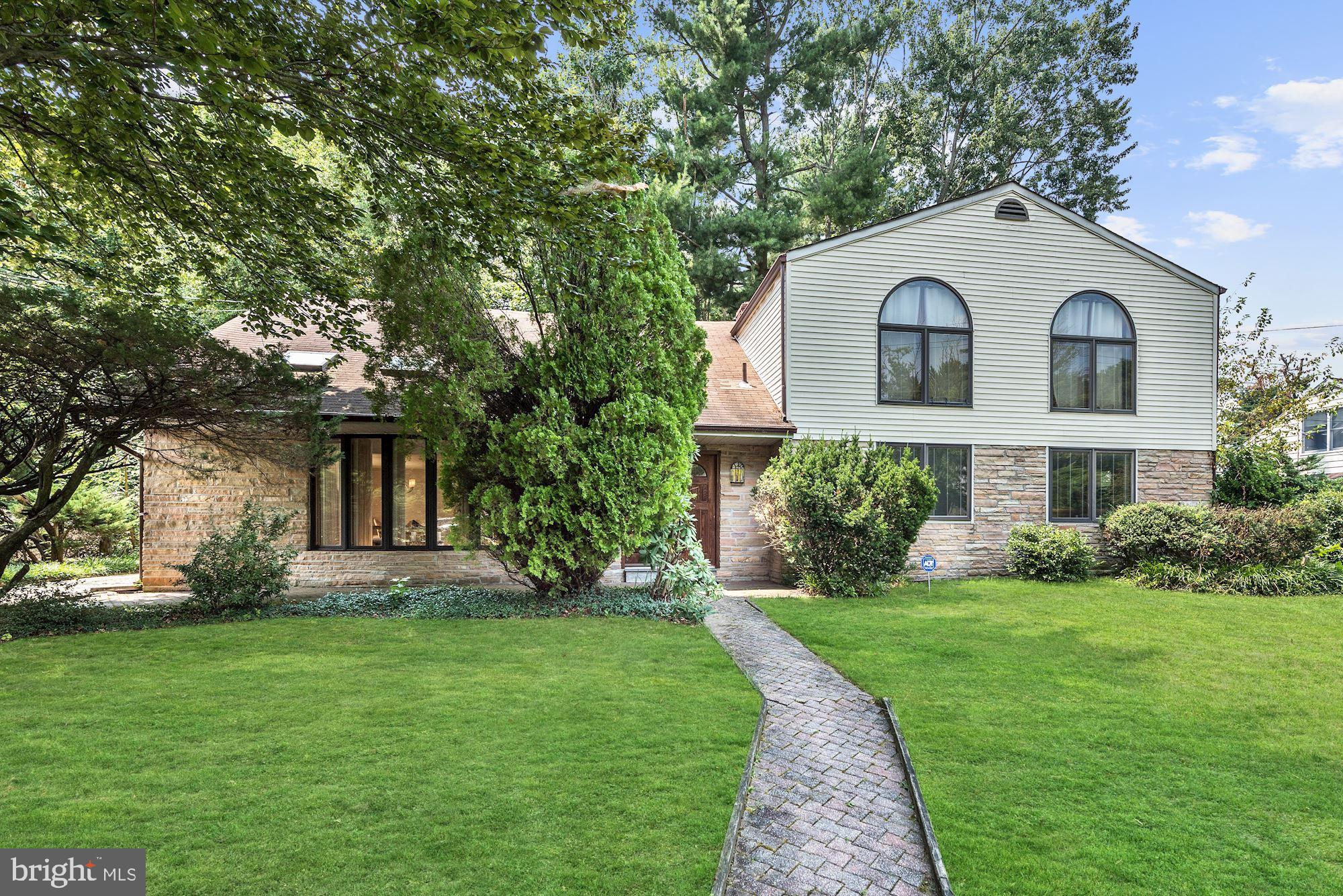 10 Greenvale Road Moorestown, NJ 08057 - Photo 2 of 25