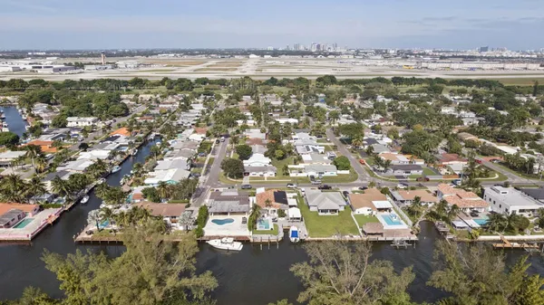 $7,800 | 911 Northwest 7th Street, Dania Beach, FL 33004