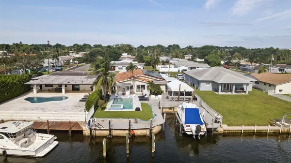 $7,800 | 911 Northwest 7th Street, Dania Beach, FL 33004