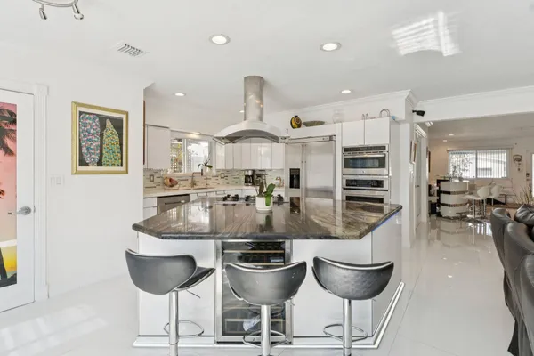 $7,800 | 911 Northwest 7th Street, Dania Beach, FL 33004