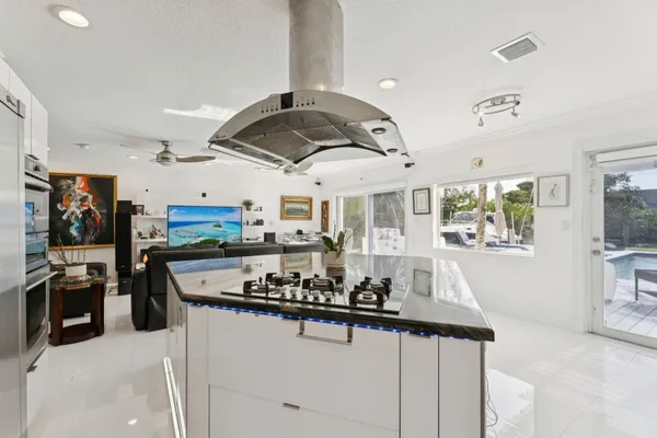 $7,800 | 911 Northwest 7th Street, Dania Beach, FL 33004