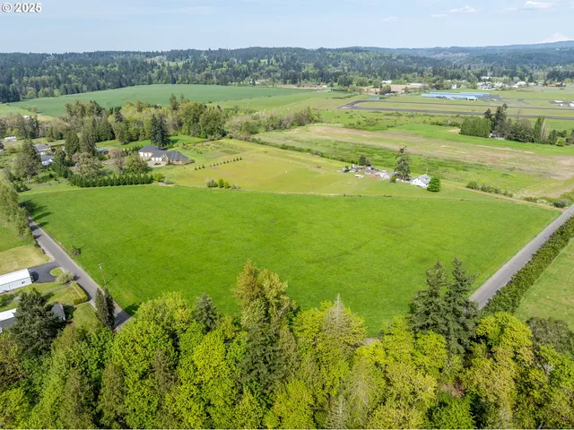 a view of an outdoor space and yard