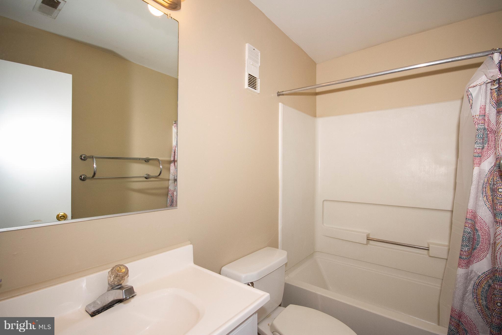 10 B West Lee Street, Unit R72 Baltimore, MD 21201 - Photo 17 of 19 Interior (General)
