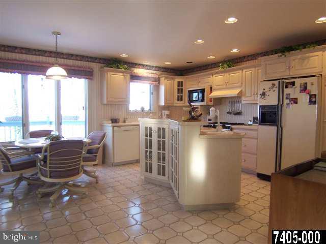 585 Woodside Road York, PA 17406 - Photo 11 of 25 Gallery Image 11