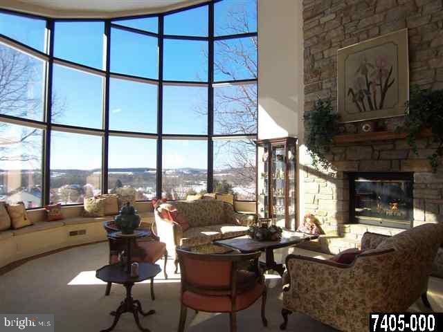 585 Woodside Road York, PA 17406 - Photo 7 of 25 Gallery Image 7