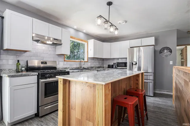 $279,900 | 24710 Aric Way, Elkhart, IN 46517