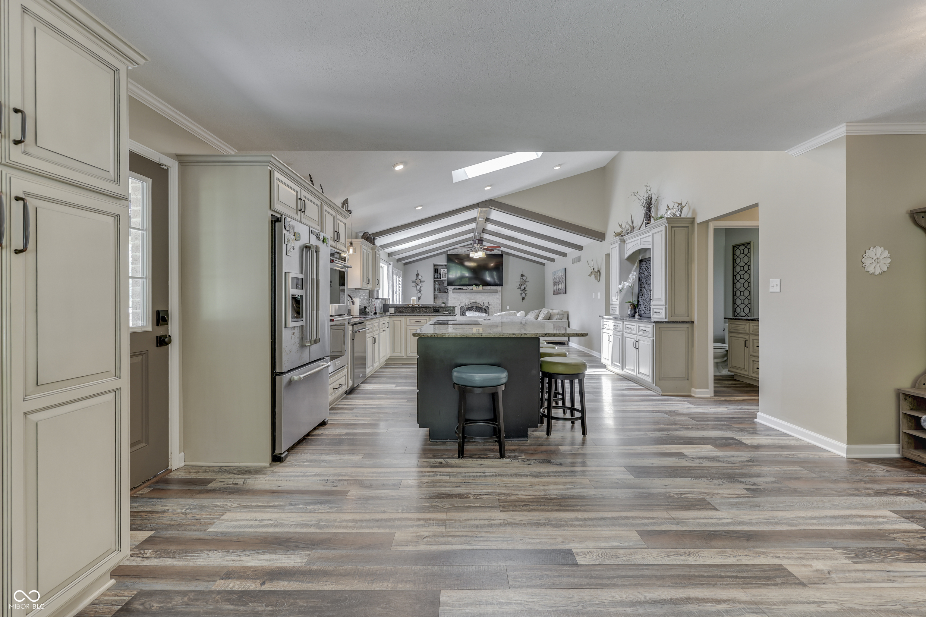 2780 Wicker Road Indianapolis, IN 46217 - Photo 12 of 110