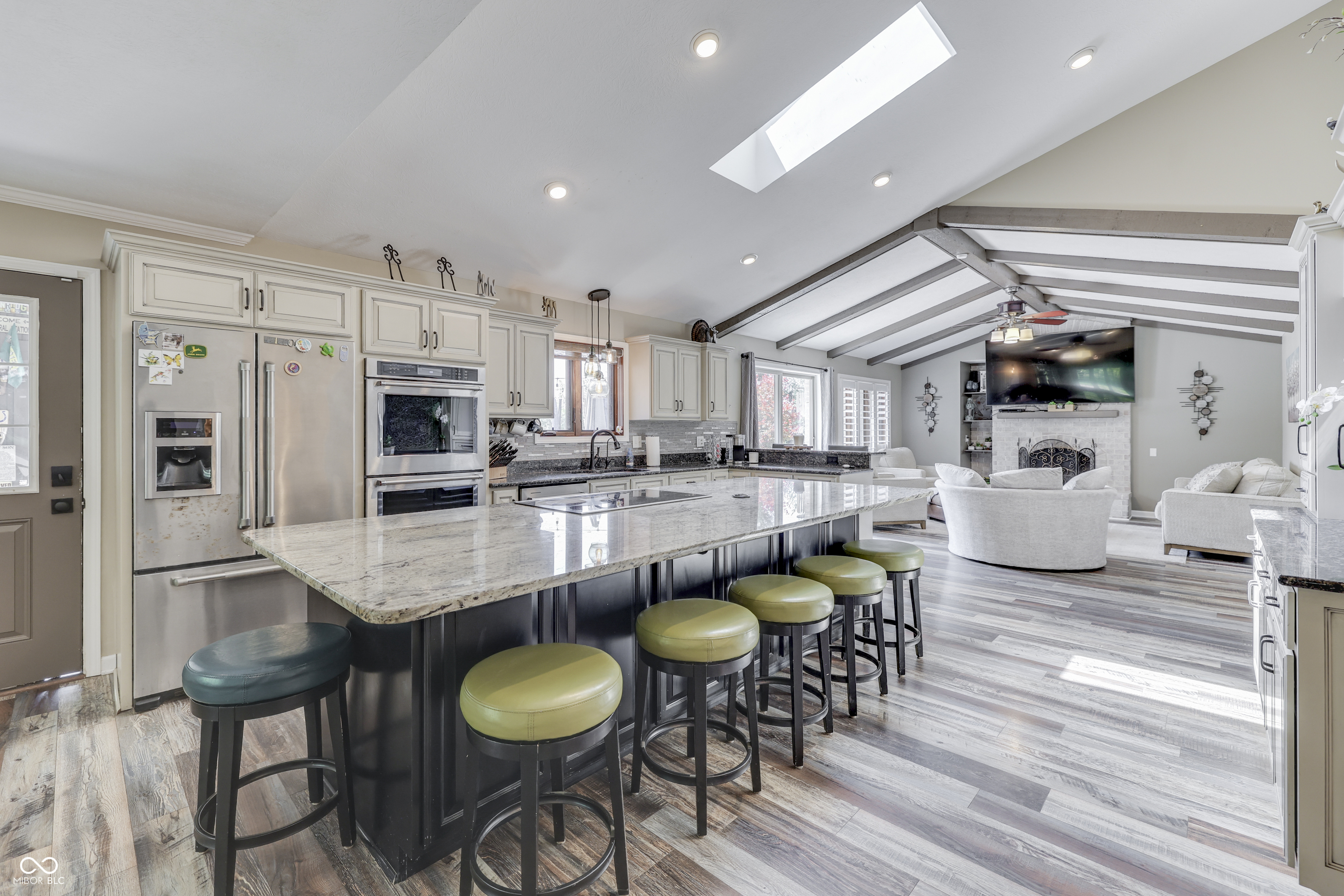 2780 Wicker Road Indianapolis, IN 46217 - Photo 13 of 110