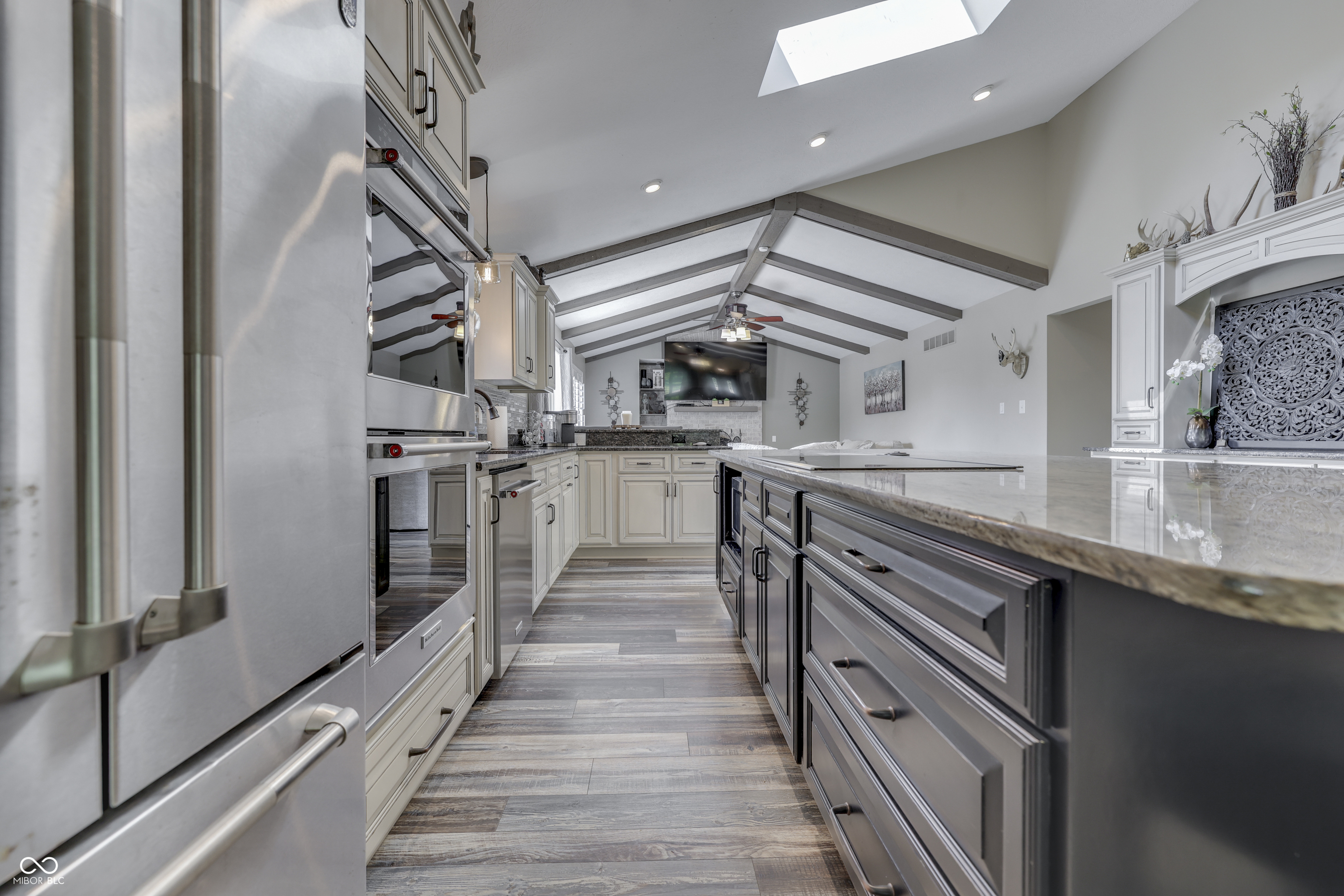 2780 Wicker Road Indianapolis, IN 46217 - Photo 17 of 110