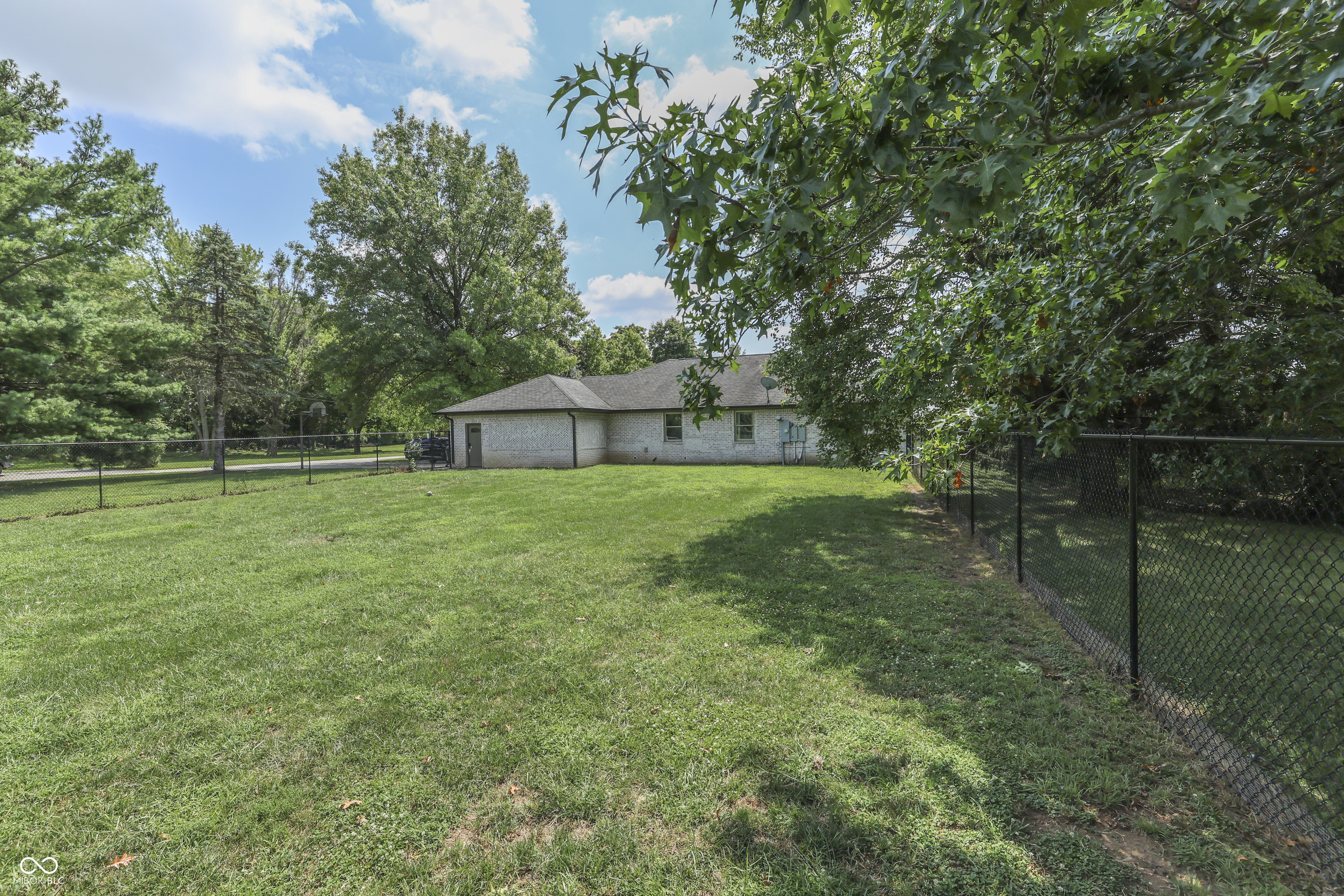 2780 Wicker Road Indianapolis, IN 46217 - Photo 67 of 110